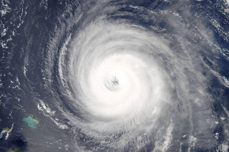 Центр урагану, знімок з космосу